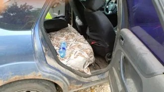 Ford Focus 2006 года, синий. VIN: X9F4XXEED46B27911, ПТС: 50НК562499, госномер: Х344ЕУ750. Разрешенная максимальная масса 1910 кг, масса без нагрузки 1325 кг. Автомобиль в залоге у ООО МКК «Корона», не на ходу. Пробег 396 000 км.