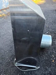 Вытяжной пристенный зонт 1200x800x400 мм. Является бывшим в употреблении имуществом, могут иметься скрытые недостатки.