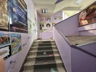 Доля 13789/298100 в праве на нежилое здание рынка площадью 3070,9 кв.м., кадастровый номер 38:35:010235:185, и доля 7085/157800 в праве на земельный участок площадью 1578 кв.м., кадастровый номер 38:35:010235:15, расположенные по адресу: РФ, Иркутская область, г. Зима, пер. Коммунистический, д. 4…