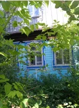 1/2 доля в праве на жилое здание, площадь: 32,7 кв.м., кадастровый номер: 43:07:120101:408 и 1/2 доля в праве на земельный участок, площадь: 3 775 кв.м., категория земель: Земли населенных пунктов, разрешенное использование: личное подсобное хозяйство, кадастровый номер: 43:07:120101:261, Адрес …