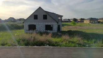 Земельный участок площадью 1500 м² с кадастровым номером 31:06:0201012:1428, расположенный по адресу: Белгородская область, г. Старый Оскол, ул. Лучистая, д. 11.