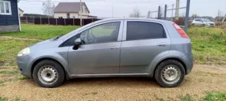 Fiat Punto 2007 года, 77 л.с., пробег 175 000 км, АКПП. Приехала своим ходом. Не работает кондиционер, задние двери открываются только изнутри, ошибка по подушкам, очаги коррозии по кузову. Более подробное техническое состояние выясняйте самостоятельно в ходе осмотра.