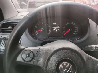В ольксваген поло 2015, автомобиль марки volkswagen модель polo 2015 г.в., vin-номер xw8zzz61zfg036966, первый западный проезд, д. 4, г. рославль, рославльский район, смоленская область