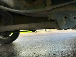 Toyota Land Cruiser 200, 2009 г.в., VIN – JTMHT05J805056007, ПТС 78УЕ 937622; цвет кузова серый; 288 л.с.; тип двигателя бензиновый; категория ТС В, экологический класс четвертый, имущество обременено залогом Сырцова Сергея Анатольевича.
