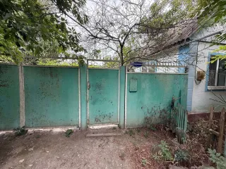 Земельный участок 1600 кв.м, жилой дом 89,2 кв.м, Ставропольский край, ст-ца Стодеревская, Каюшникова, д.36. Земельный участок с кадастровым номером: 26:36:110703:42, площадью 1 600 кв.м. и жилой дом с кадастровым номером: 26:36:110703:151, площадью 89,2 кв.м., расположенные по адресу: РОССИЯ…