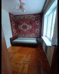 1/3 доли квартиры, 1/3 доли жилого здания 43,7 кв.м, Орловская обл. 1/3 доля квартиры в Орловской обл., еще 1/3 доля квартиры в Орловской обл. и 1/3 доли в жилом здании с КН 57:19:0000000:725 пл. 43,7 кв.м. по адресу Орловская область, р-н Верховский, пгт Верховье, ул Чернышова, д 14, кв 16