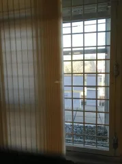 Нежилое помещение 361 кв.м, 11/250 доли на ЗУ 10 810 кв.м, Ленинградская обл., Кингисепп. Нежилое помещение - 361,0 кв. м с учетом неотделимых улучшений (23 поз.), помещения № 1-24 первого этажа (вход № 6) незавершенного строительством двухэтажного кирпичного здания общественного центра, 11/250…