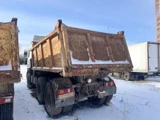 Грузовой самосвал МАЗ 551605 230 024, идентификационный номер  VIN  Y3M55160550005636 Грузовой самосвал МАЗ 551605 230 024, идентификационный номер  VIN  Y3M55160550005636, Цвет белый, год выпуска 2005. Тех. описание: Отсутствует рег. знак, АКБ, комплект ключей. Имеются повреждения лакокрасочного…