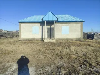Магазин, 71,5 кв.м, Забайкальский край, Карымский р-н, пгт. Дарасун. Нежилое здание (магазин на два рабочих места), назначение: нежилое, 1 этаж (в т.ч. подземных 0), с кадастровым номером 75:08:070171:60, площадь 71,50 кв.м, расположенные по адресу: Забайкальский край, р-н Карымский, пгт. Дарасун…