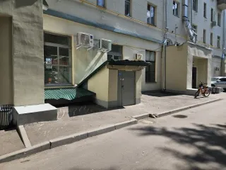 Нежилое помещение по адресу: г. Москва, ш. Дмитровское, д. 5, корп. 1 площадью 517,4 кв. м, (Подвал № 0), кадастровый номер: 77:09:0003023:7997. Назначение нежилого помещения: Бытовые услуги. Общая площадь: 517.4.