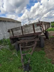 Прицеп тракторный 2ПТС-4, 1993 года изготовления, госномер 8703ТМ68. С имуществом и документами можно ознакомиться по будням, предварительно согласовав дату, время и место по телефону +79158698420.