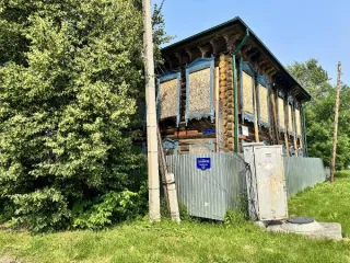 Дом жилой 243,1 кв.м Тюменская область нежилое здание, назначение: нежилое, количество этажей: 2, в том числе подземных -, площадь 243,1 кв.м., кадастровый номер: 72:24:0601020:49, местоположение: Тюменская область, г. Тобольск, ул. Семакова, д. 13 (в составе объекта учитывается движимое имущество…