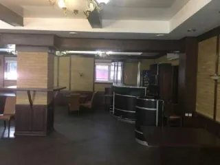 Продается имущество единым лотом: здание пиццерии, кадастровый номер 13:25:0105080:315, назначение нежилое, 3 этажа включая 1 подземный, площадь 445,9 кв.м, расположение Республика Мордовия, г. Рузаевка, ул. Ленина, д. 44; земельный участок площадью 264 кв.м, кадастровый номер 13:25:0105080:203…