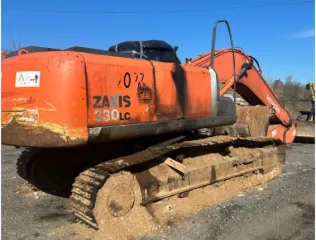 Экскаватор Hitachi ZX 330LC, VIN: HCM1V700L00050875, гос. рег. номер: 77 НМ 5752, 2006 г. в. Покупатель приобретает имущество без залога.