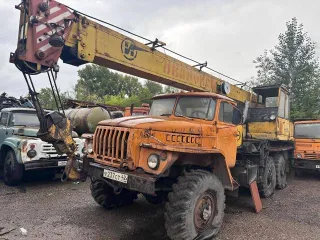 Урал 5557RC3574 1993 Урал 5557RC3574, 1993 года транспортное средство, автомобиль марки – Урал модель Урал5557RC3574, год выпуска-1993, VIN:XIP555700P0045028, цвет- оранжевый, гос. Номер У237СТ 42