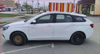 Lada Vesta, 2019, 106 л.с., 299070 км, автомобиль легковой, марка: LADA GFK110, модель: LADA VESTA, VIN: XTAGFK110KY319618, гос. рег. номер: У151КМ55, год изготовления: 2019 (транспортное средство имеет повреждения)