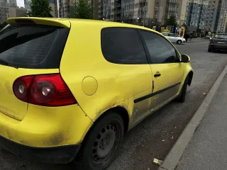 Volkswagen Golf 2005, легковой автомобиль марки VOLKSWAGEN, модель Golf, год выпуска 2005, кузов № WVWZZZ1KZ5W173379, идентификационный номер (VIN) WVWZZZ1KZ5W173379. Ознакомление по месту нахождения в Санкт-Петербурге по предварительной записи по тел. +7 993 600-89-65.