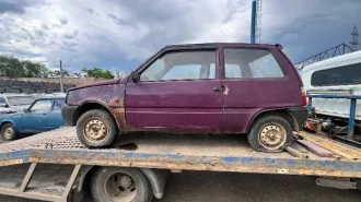 ВАЗ 11113, 2002. Автомобиль марки ВАЗ 11113, 2002 г/в, г/н В 930 НУ 156, VIN XTJ11113020080088, цвет красный. Имущество продается в том виде, комплектности и состоянии, в каком оно есть. За скрытые дефекты имущества Продавец ответственности не несет. Проданное имущество обмену и возврату не…