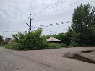 1/3 доля в праве на жилое здание, площадь: 31,4 кв.м., кадастровый номер: 24:50:0300200:87, Адрес (местоположение): Красноярский край, г.Красноярск, Центральный район, ул.Достоевского, дом 3, и 
1/3 доля в праве на земельный участок, площадь: 403 кв.м., категория земель: Земли населенных пунктов…