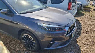 Транспортное средство JAC J7, 2023 года выпуска, идентификационный номер  VIN : MX1J7AGGXPK018053, модель, № двигателя: P3300527, кузов  коляска  №: MX1J7AGGXPK018053. Начальная цена 738 000 руб. 00 коп.