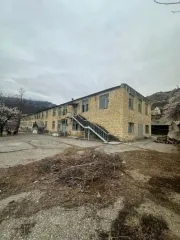 Нежилое здание 1071,33 кв.м, участок 22000 кв.м, Дагестан Кадастровый номер здания 05:35:000002:1861, земельного участка 05:35:000002:1186 Имущество расположено по адресу: РФ, Республика Дагестан, Унцукульский район, с. Унцукуль.