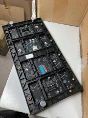 Светодиодный экран HD Led Tech, состояние удовлетворительное. Местонахождение имущества: г. Москва, вн. тер. г. г.о. Троицк, ул. Футбольная, д. 17.