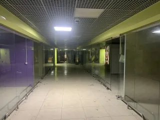 Нежилые помещения 5702.4 кв. м, гараж 2946 кв. м, земельный участок 5220 кв. м, Москва. Нежилые помещения (этаж 1, помещение VI - комната 1, помещение VIа - комната 1, помещение VII - комната 1, этаж 2, помещение IX комнаты 1-41, помещение VIII - комната 41, этаж 3, помещение XI - комнаты 1-42…