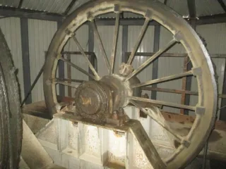 Шкив копровый ШК-2.0, заводской номер 148, Санкт-Петербург, улица Маршала Говорова, дом 39. Обременение: аренда в пользу АО «Метрострой Северной Столицы» на основании договора аренды движимого имущества №09 от 29.11.2021 на срок по 18.08.2025 (автопролонгация до окончания конкурсного производства)