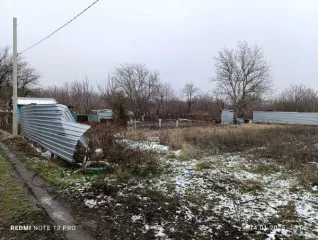 Земельный участок площадью 619 +/- 10 кв.м., кадастровый № 61:28:0502801:458, категория земель: земли сельскохозяйственного назначения, для ведения гражданами садоводства и огородничества (находится в залоге). Адрес: Ростовская область, Октябрьский район, СДТ Дружба, участок 181. Вид разрешённого…