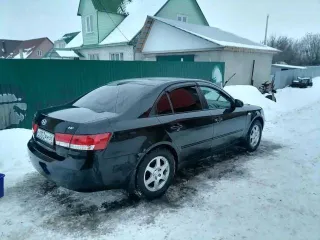 Hyundai Sonata 2007 года, 144 лс, 220000 км. HYUNDAI NF 2.0 GL MT, VIN KMHET41BP8A427016, цвет – черный, год выпуска – 2007.