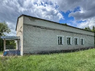 Имущественный комплекс 983,5 кв.м и участок 11 618 кв.м Липецкая область Имущественный комплекс в составе которого земельный участок общей площадью 11 618 кв.м., 6 нежилых зданий общей и 2 сооружения общей площадью 983,5 кв.м., расположенный по адресу: Липецкая область, р-н. Становлянский, с/п…