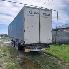 Полуприцеп KRONE SDP27, 2005 года выпуска, VIN: WKESDP2705123774. Сведения об арестах отсутствуют, так как сайт ГИБДД не работает. Бремя снятия арестов ложится на покупателя.