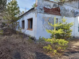 Имущественный комплекс (согласно информационного сообщения); земельный участок с кадастровым номером 38:26:020506:50, площадью 28260 кв.м  по цене 2 942 000,00 рублей без учета НДС. Имущественный комплекс в следующем составе: Административный корпус, назначение: нежилое, кадастровый номер…
