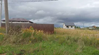 Земельный участок площадью 1000 кв.м +/- 11 кв.м, Тульская область, Ленинский район, деревня Сине-Тулица. Назначение: Земли населенных пунктов. Кадастровый номер: 71:14:020201:2912. Межевание осуществляется покупателем самостоятельно и за свой счет.