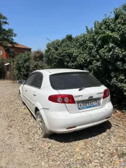 Транспортное средство – легковой автомобиль марка/модель – Chevrolet Lacetti, гв  2012, цвет белый, состояние удовлетворительное, не на ходу, есть ржавчина. Является предметом залога АО  ТБанк  Подавая заявку на участие в торгах, участник подтверждает, что ознакомлен и согласен с имуществом и его…