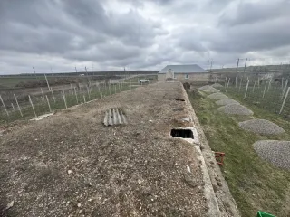 Земельный участок 4000 кв.м, нежилые здания 742,4 и 236,4 кв.м, Кабардино-Балкарская Республика. Земельный участок 4000 кв.м - Нежилое здание, кадастровый номер 07:02:0800000:1513, площадь 742,4 кв.м, адрес: КБР, Зольский район, с. Малка, ул. Хуранова, д. б/н; - Нежилое здание, кадастровый номер…