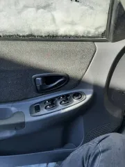 Hyundai Accent, 2007 года, 102 лс, 278 172 км. Автомобиль Hyundai Accent, идентификационный номер (VIN): X7MCF41GP7M122803, год выпуска: 2007, гос.номер Т696КА39. Вмятина на передней пассажирской двери, неисправность тормозной системы (тормозит, но плохо, причину при визуальном осмотре выяснить не…