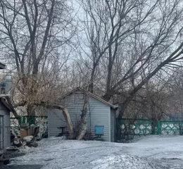 Комплекс недвижимости 3841 кв.м, здания 895,7+124,7+7,3+62,4 кв.м, Кемеровская обл Комплекс объектов недвижимости на земельном участке общей пл.3841 кв. м, кадастровый №42:20:0102038:1195, по адресу: Кемеровская обл,Анжеро-Судженский городской округ, г. Анжеро-Судженск, ул. Челюскинцев, з/у 6…