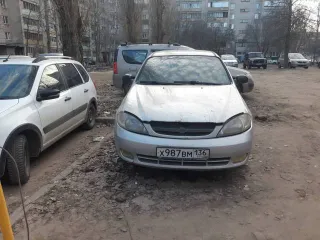 Chevrolet Lacetti, 2006 года, 109 лс, 403000 км. Состояние: В 2021 году была произведена замена двигателя, был куплен на площадке Авито у частного лица, на учет поставлен не был. Автомобиль был арестован приставами, находился на хранении у ФССП, после возврата двигатель сильно дымит, пороги…