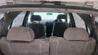 Nissan Rnessa 1997 года, белый цвет. ПТС 19ОК 676670, госномер С719КС19. Двигатель модель 060055B, номер 060055B, мощность 140 л.с. Кузов номер N30-101046. Разрешенная максимальная масса 1735 кг, масса без нагрузки 1460 кг.