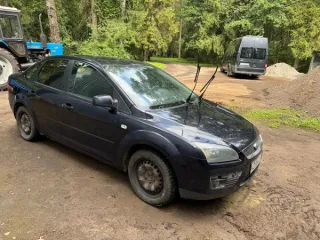 Ford Focus Седан 2005 года Пробег 255633 км Объем двигателя 2 0 л Механическая коробка передач Передний привод Государственный номер К 236 ХС 777 Мощность двигателя 145 л с VIN X9F4XXEED45G65142 Экологический класс Евро 5 Дата регистрации номера 2016 10 24