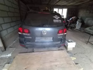 Volkswagen Touareg, 2007, VIN WVGZZZ7LZ7D073405, обремененное залогом ООО МФК "КарМани".