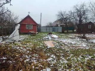 Жилое строение 13 кв.м, земельный участок 351 кв.м, Владимирская обл., Кольчугино. Жилое строение без права регистрации проживания, расположенное на садовом земельном участке, кадастровый номер: 33:18:000708:335, назначение: нежилое; адрес местонахождения: Владимирская обл., г. Кольчугино, п. Белая…