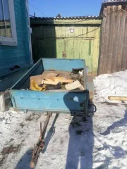 Прицеп САЗ8299, 2001 года выпуска, VIN: X3E82990010016983. Исправен, предназначен для легковых транспортных средств. Износ шин 0,5 мм, состояние шин хорошее. Имеется ржавчина по кузову.