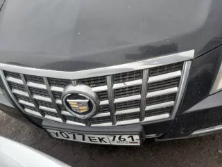 Легковой автомобиль Cadillac CTS GMX322, 2013 г.в., г/н У077ЕК761, VIN код в исполнительном документе и ответе ГИБДД XWFD95E31D0000083, VIN код на лобовом стекле 1GD95E33D0174032. На бампере с левой стороны скол, на лобовом стекле трещины, на зеркалах потертости, по корпусу имеются царапины…