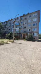 Помещение жилое, кадастровый номер 34:36:000015:3251, общая долевая собственность, доля в праве 2/10, совместно нажитое, право собственности зарегистрировано за должником и супругом должника по 1/10 доли, Волгоградская область, г. Камышин, ул. Воинов-Интернационалистов, д. 17а, кв. 48, 61,7 кв.м.