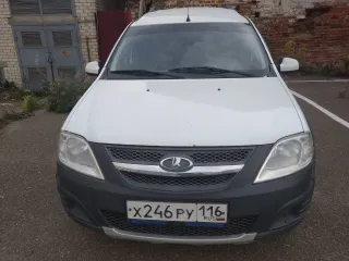 Lada Largus 2016 года выпуска, белого цвета, пробег 204 768 км. Комплектация: 1.6-литровый бензиновый двигатель (102 л. с.), механическая коробка передач, передний привод. VIN: XTAKS0Y5LH0956507. Находится в Казани.