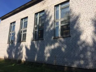 Нежилое здание 1200.4 м², Тверская область. Двухэтажное кирпичное нежилое здание с земельным участком. Год ввода в эксплуатацию: 1989. Количество подземных этажей: 0. Вид ограничений и обременений: Нет. Общая площадь: 1200.4 м². Материалы наружных стен здания: Кирпич. Кадастровая стоимость…