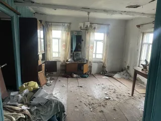 2/4 доли жилой дачи 40,3 кв.м. Иркутская область 2/4 доля в праве на жилой дача, площадь: 40,3кв.м., адрес (местонахождение): Иркутская область, Нижнеудинский район, г. Алзамай, ул. Октябрьская, д. 26, кадастровый номер: 38:37:000000:2545 В имуществе имеются доли, принадлежащие несовершеннолетним…