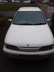 Nissan Pulsar 1999 года.